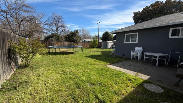 6701 Golf View Dr, Sacramento, CA 95822