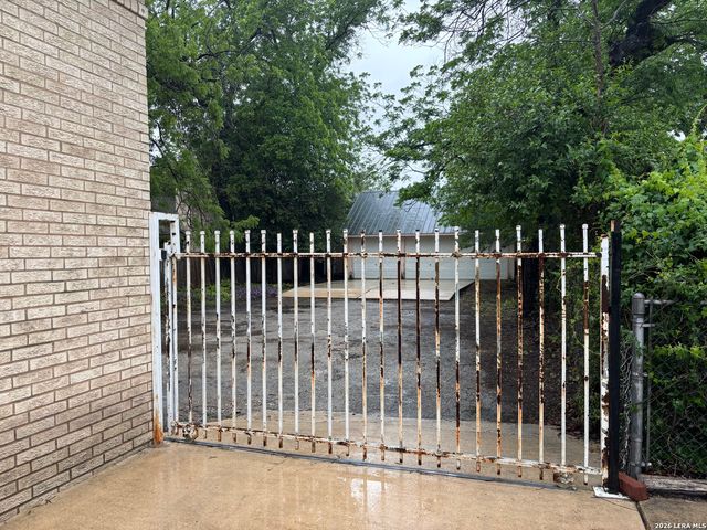 1021 S Alamo, San Antonio, TX 78210