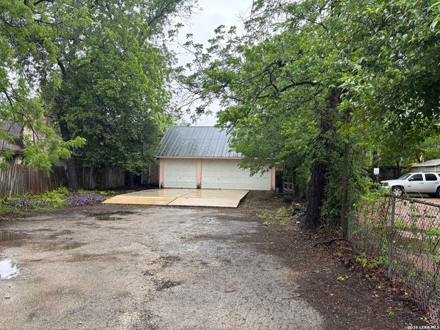1021 S Alamo, San Antonio, TX 78210