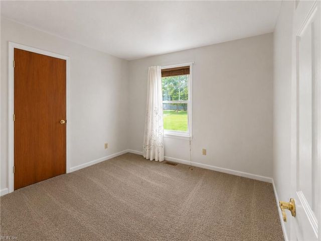 2021 Tidemill Haven Ln LN, Hayes, VA 23072
