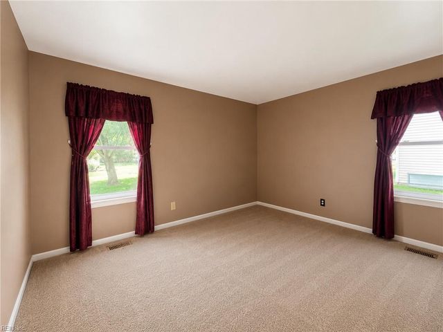 2021 Tidemill Haven Ln LN, Hayes, VA 23072