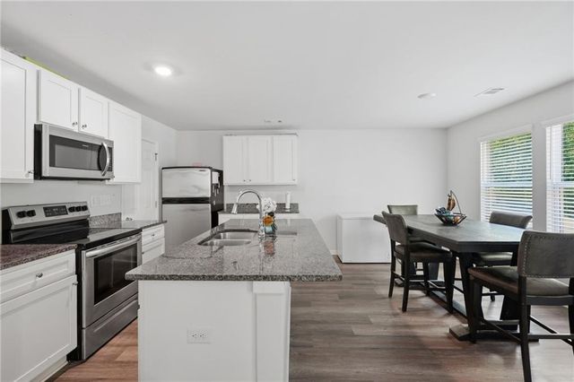 404 Cassidy Trail, Douglasville, GA 30134