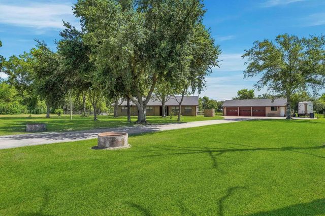 16101 Bluebird Street, Santa Fe, TX 77517