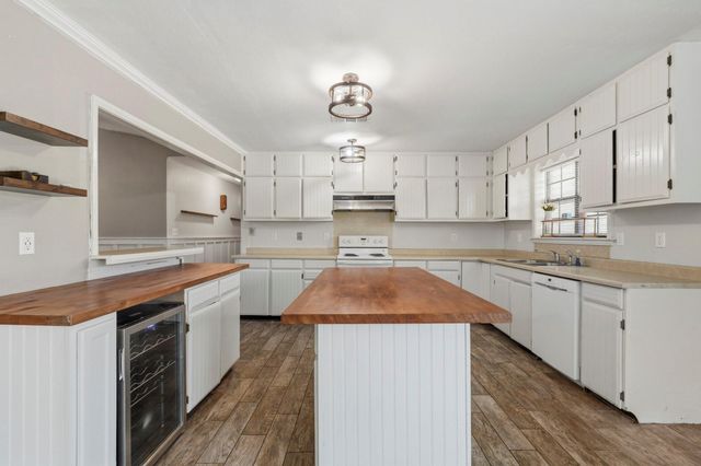 16101 Bluebird Street, Santa Fe, TX 77517