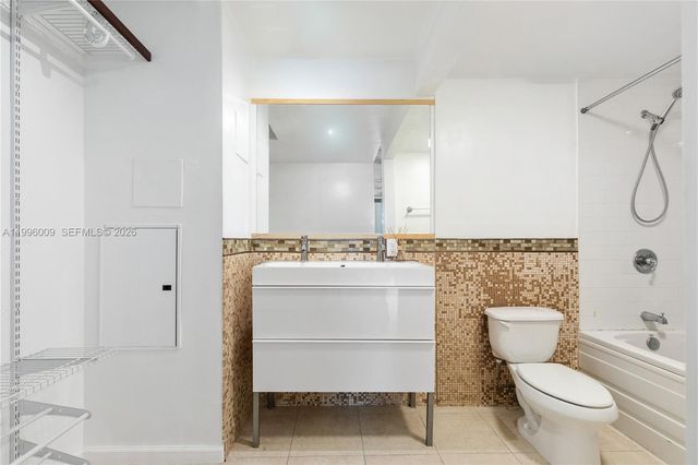 690 SW 1st Ct 1017, Miami, FL 33130