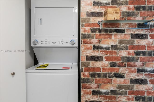 690 SW 1st Ct 1017, Miami, FL 33130