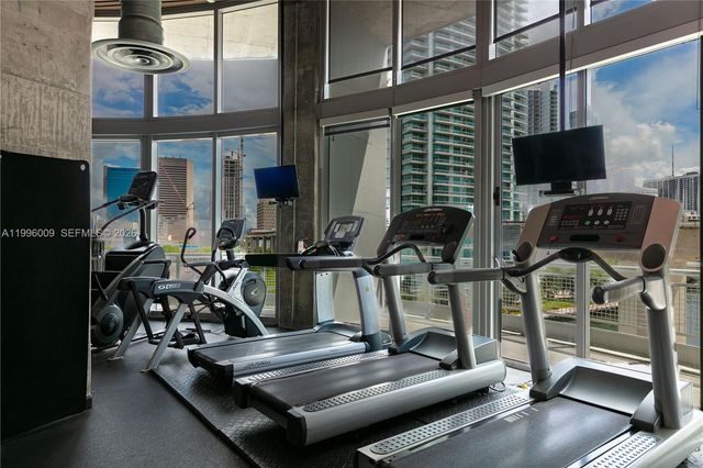 690 SW 1st Ct 1017, Miami, FL 33130