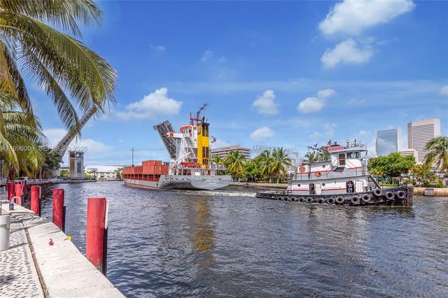 690 SW 1st Ct 1017, Miami, FL 33130