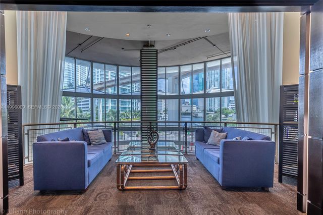 690 SW 1st Ct 1017, Miami, FL 33130