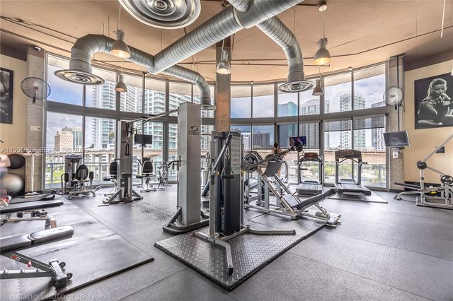 690 SW 1st Ct 1017, Miami, FL 33130