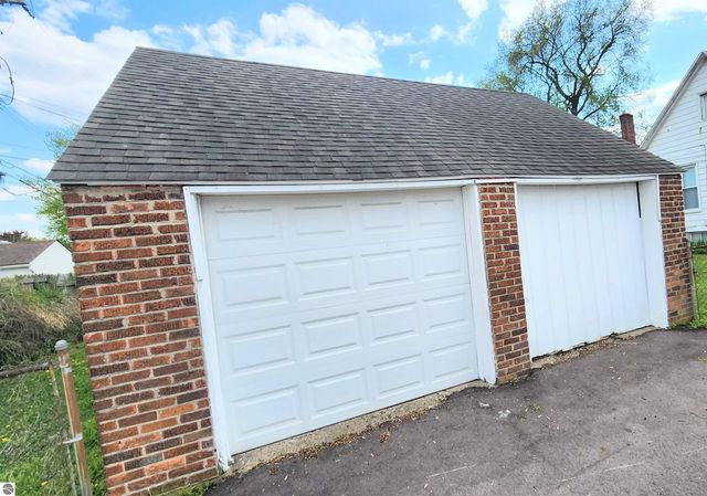 7121 Osage Drive, Allen Park, MI 48101