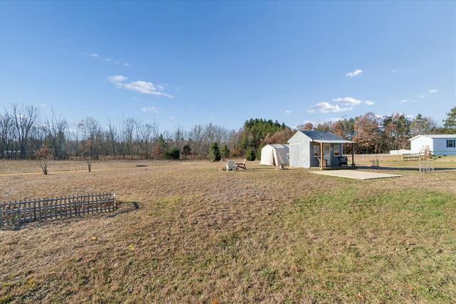 20089 W Lake Montcalm Road, Howard City, MI 49329