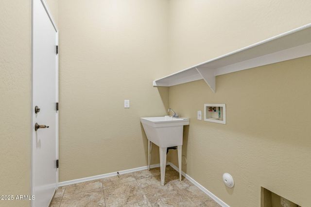 19919 N SANTA CRUZ Drive, Maricopa, AZ 85138