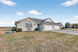 838 Dolly Drive, Bowling Green, OH 43402