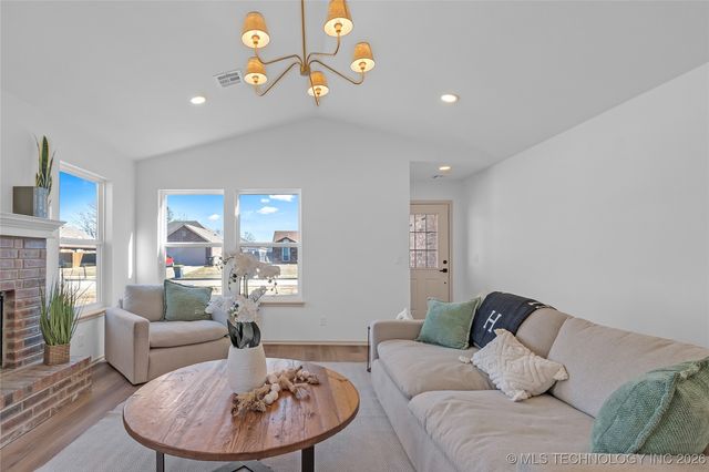 17662 S Tacoma Street, Mounds, OK 74033