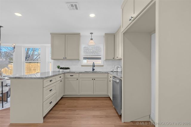 17662 S Tacoma Street, Mounds, OK 74033