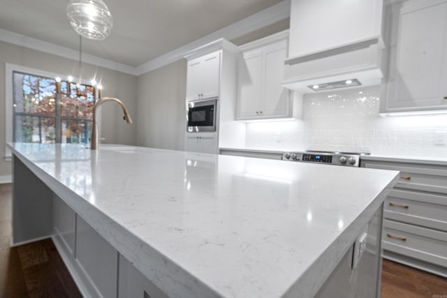 13 Villas Way, Hot Springs Village, AR 71909