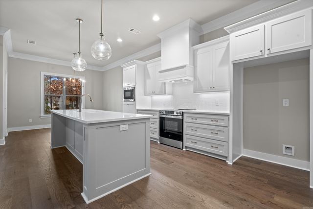 13 Villas Way, Hot Springs Village, AR 71909