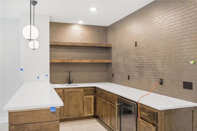 18616 Ironwood Street, Overland Park, KS 66085