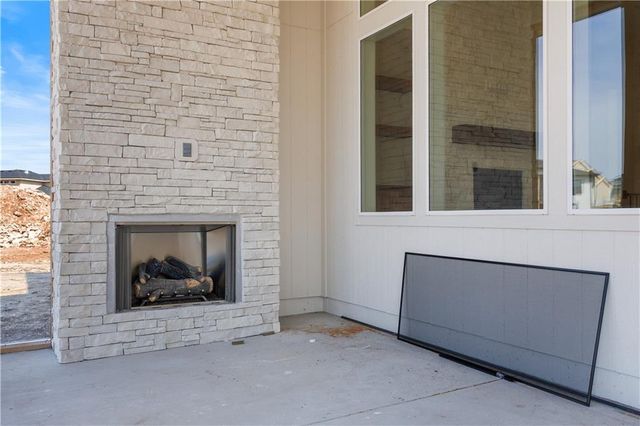 18616 Ironwood Street, Overland Park, KS 66085