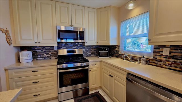 9950 62ND TERRACE N 319, St Petersburg, FL 33708