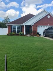 1406 Goldridge Drive SW, Decatur, AL 35603