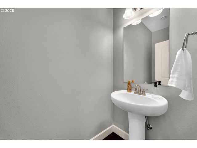 5807 Ne 125TH Cir, Vancouver, WA 98686