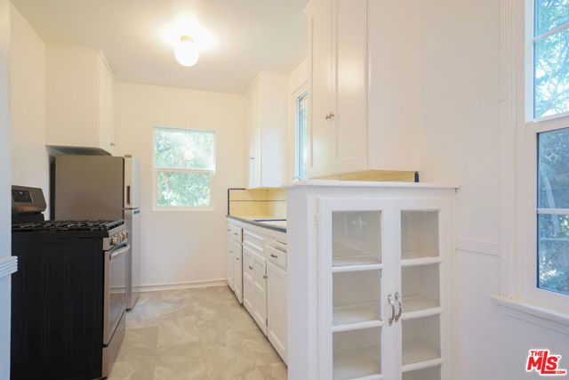 4164 Stansbury Avenue, Sherman Oaks, CA 91423