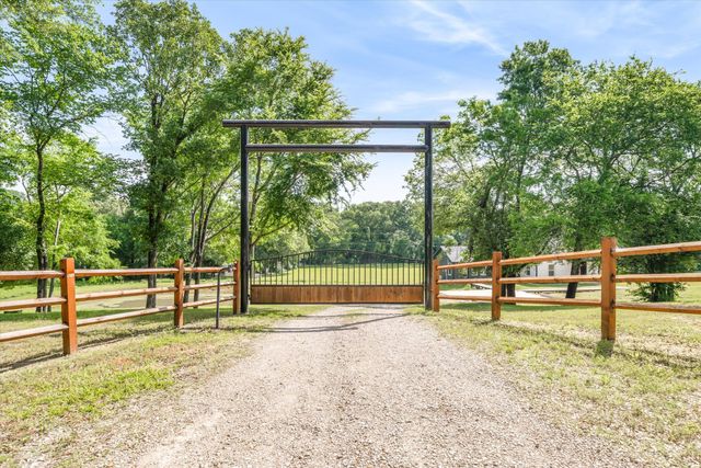 165 Vz County Road 1126, Fruitvale, TX 75127