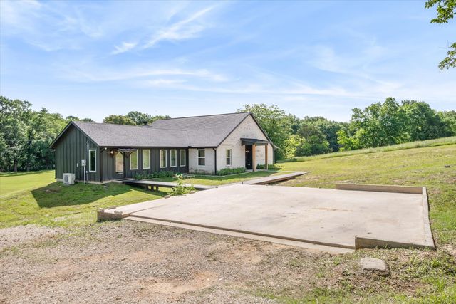 165 Vz County Road 1126, Fruitvale, TX 75127