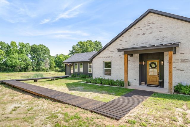 165 Vz County Road 1126, Fruitvale, TX 75127