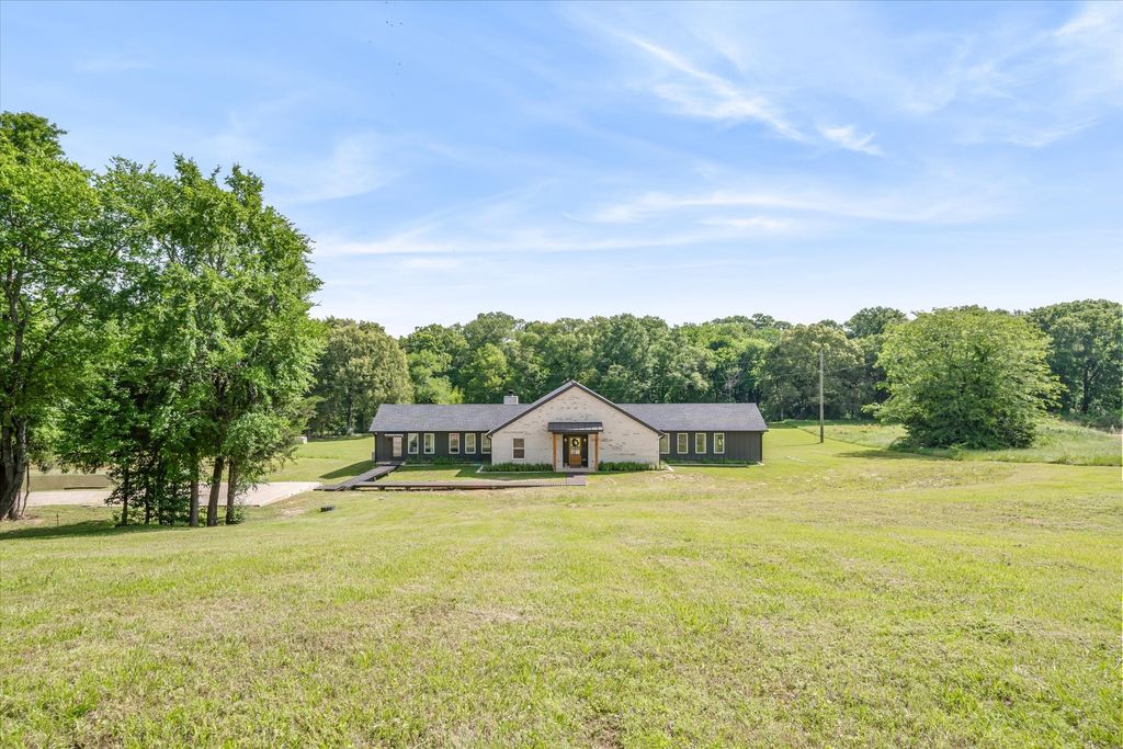 165 Vz County Road 1126, Fruitvale, TX 75127