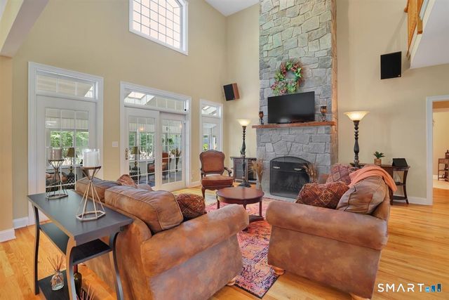 10 Isabell Drive, Madison, CT 06443
