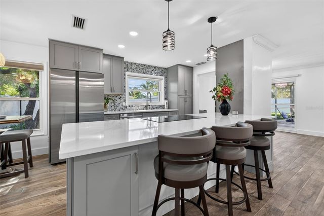 1501 N DAKOTA AVENUE NE, St Petersburg, FL 33703