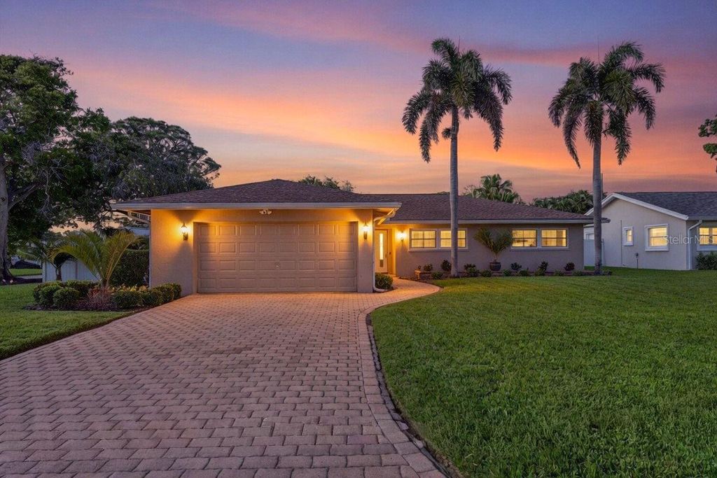 1501 N DAKOTA AVENUE NE, St Petersburg, FL 33703