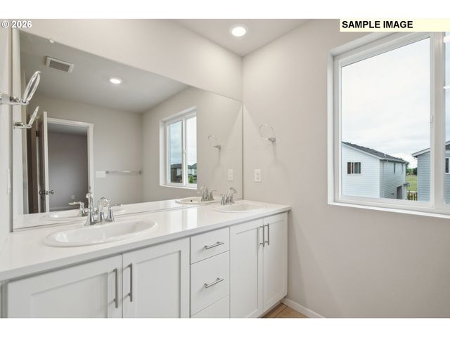 740 MERRIOTT Ln, Woodburn, OR 97071