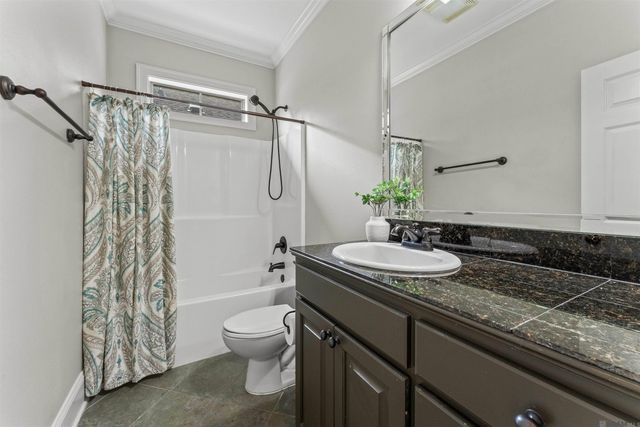 10034 Hagewood Ln, Baton Rouge, LA 70809