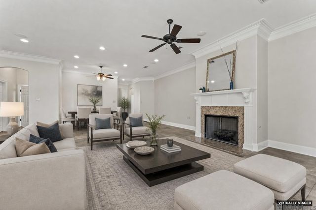 10034 Hagewood Ln, Baton Rouge, LA 70809