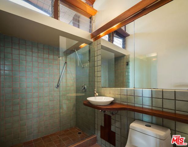 12421 Deerbrook Lane, Los Angeles, CA 90049
