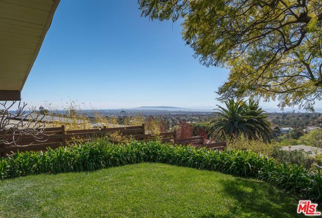 12421 Deerbrook Lane, Los Angeles, CA 90049