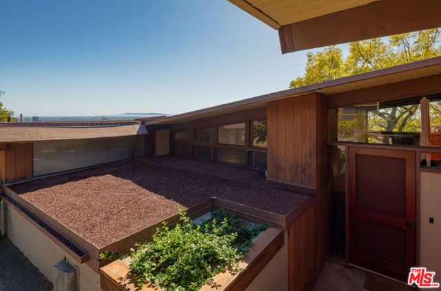12421 Deerbrook Lane, Los Angeles, CA 90049