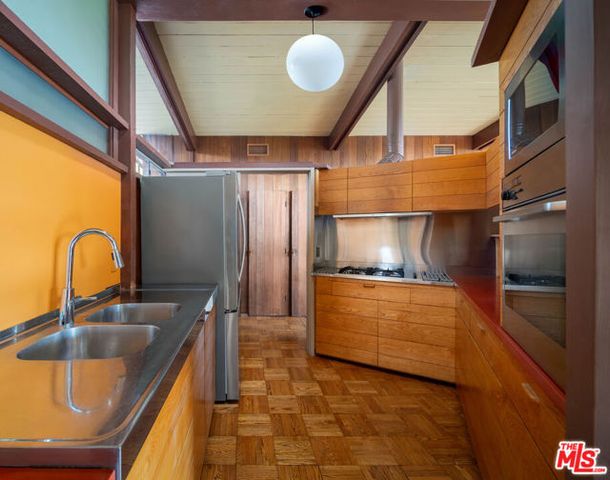 12421 Deerbrook Lane, Los Angeles, CA 90049
