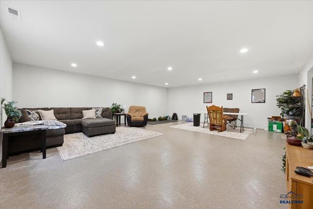 159 SKY RIDGE AVE, Spearfish, SD 57783