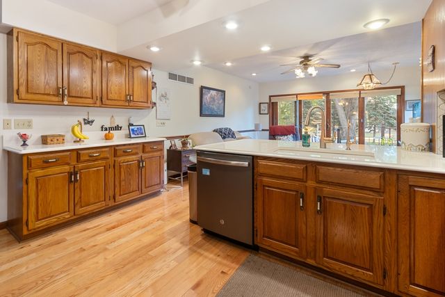 914 E Chamberlin Street, Dixon, IL 61021