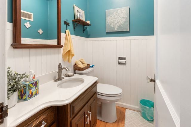 914 E Chamberlin Street, Dixon, IL 61021