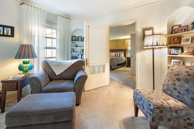 914 E Chamberlin Street, Dixon, IL 61021