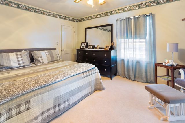 914 E Chamberlin Street, Dixon, IL 61021