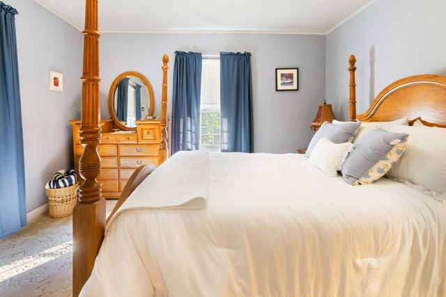 914 E Chamberlin Street, Dixon, IL 61021