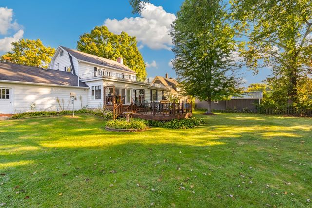 914 E Chamberlin Street, Dixon, IL 61021