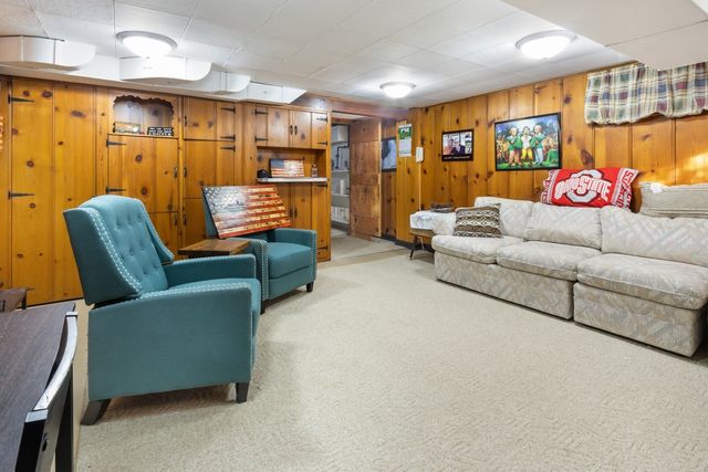 914 E Chamberlin Street, Dixon, IL 61021